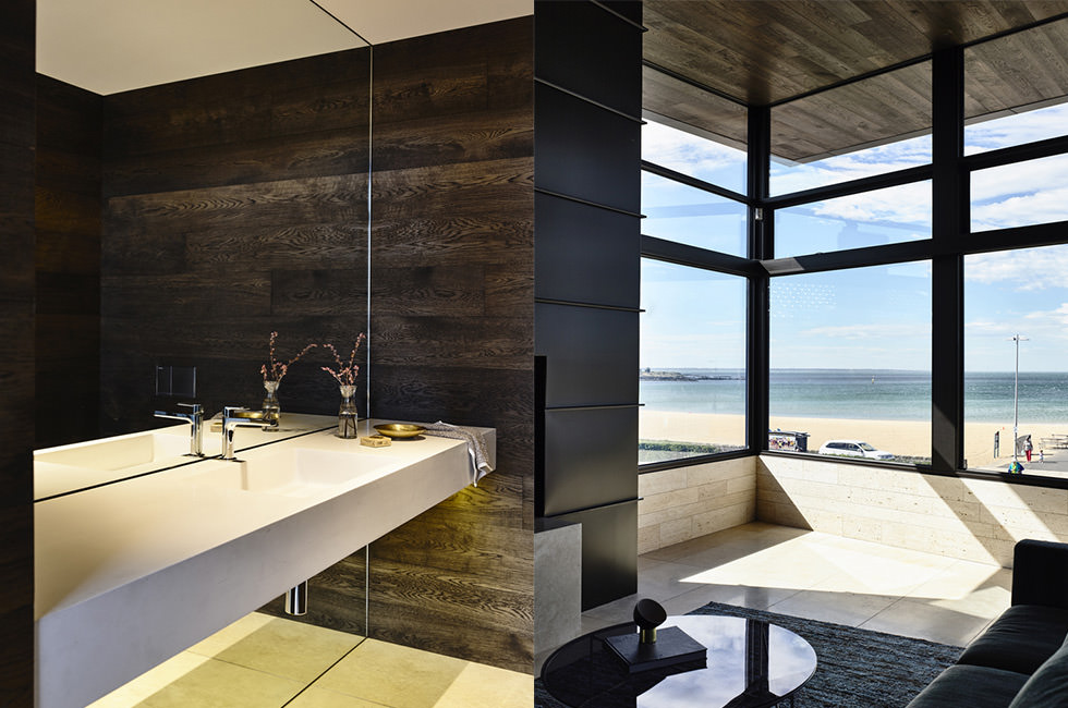 Williamstown Beach by Steve Domoney Architecture