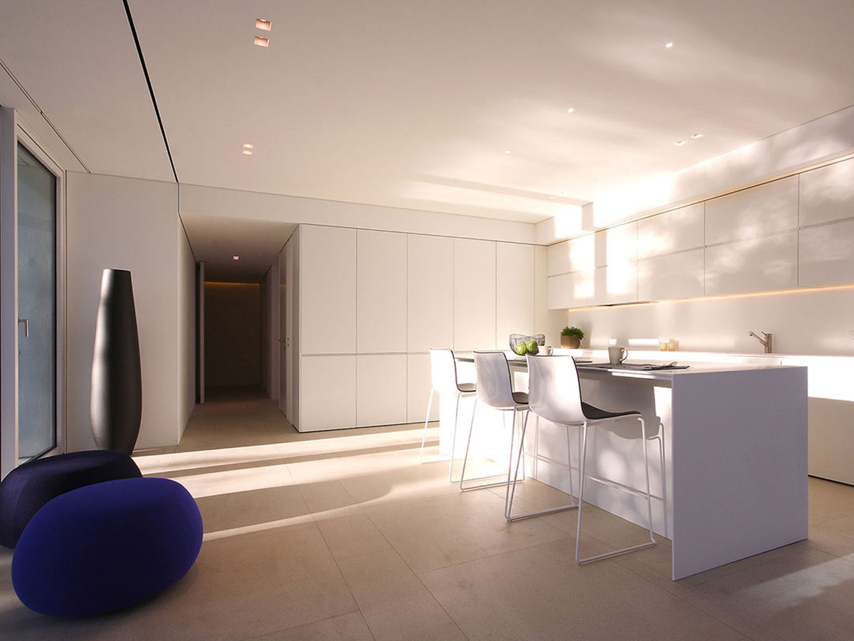 Jesolo Lido Pool Villa by JM Architecture - 임볼든(IMBOLDN)