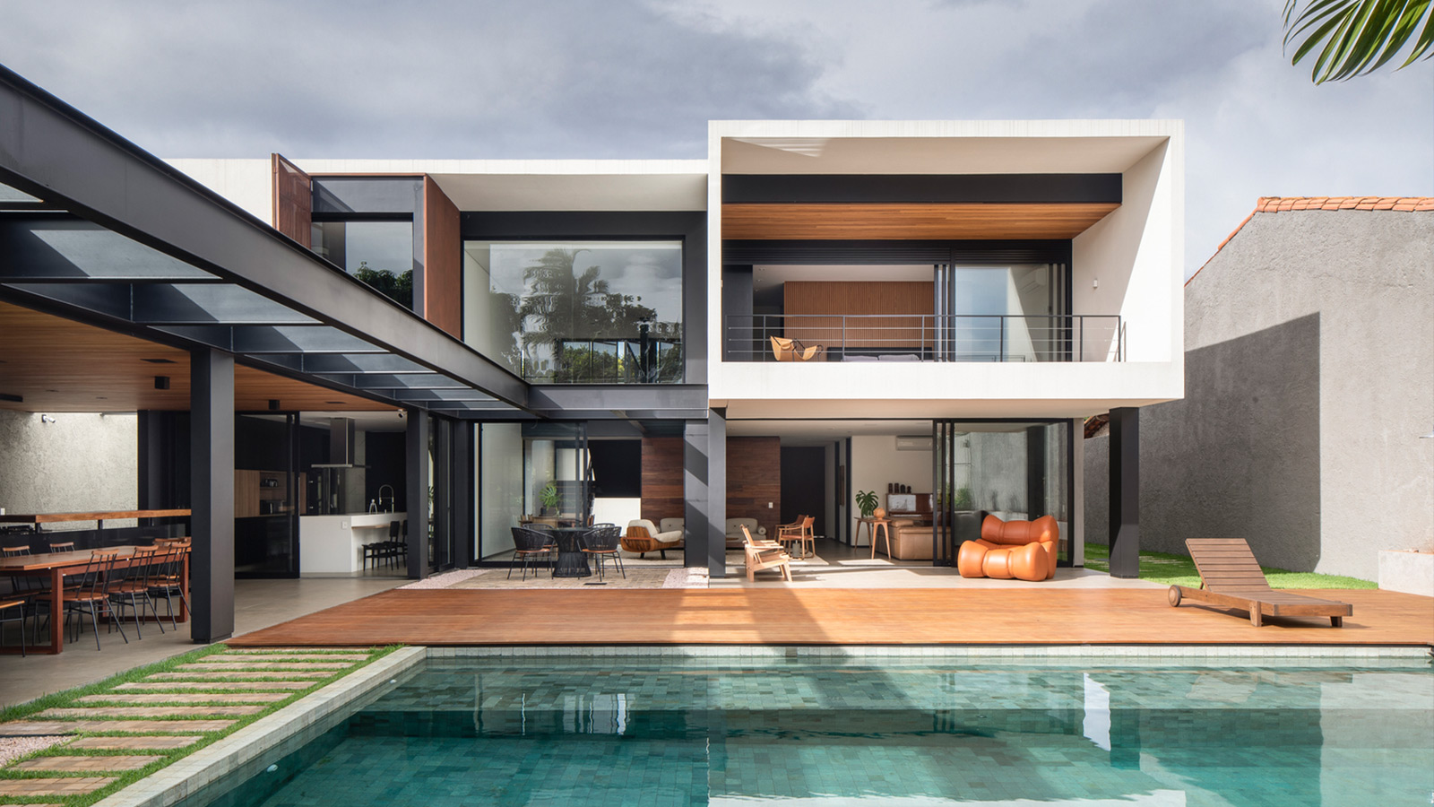 GA House by Esquadra Arquitetos