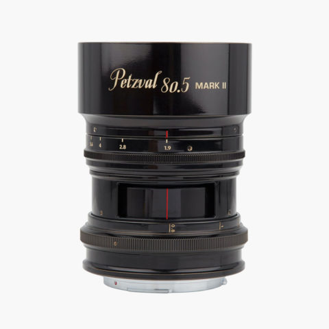 수채화처럼 물드는 배경, 로모그래피 페츠발 80.5 mm f/1.9 MKII 아트 렌즈