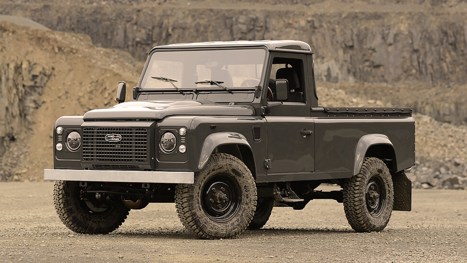 Commonwealth Classics 1990 Land Rover Defender 110 - Georgetown