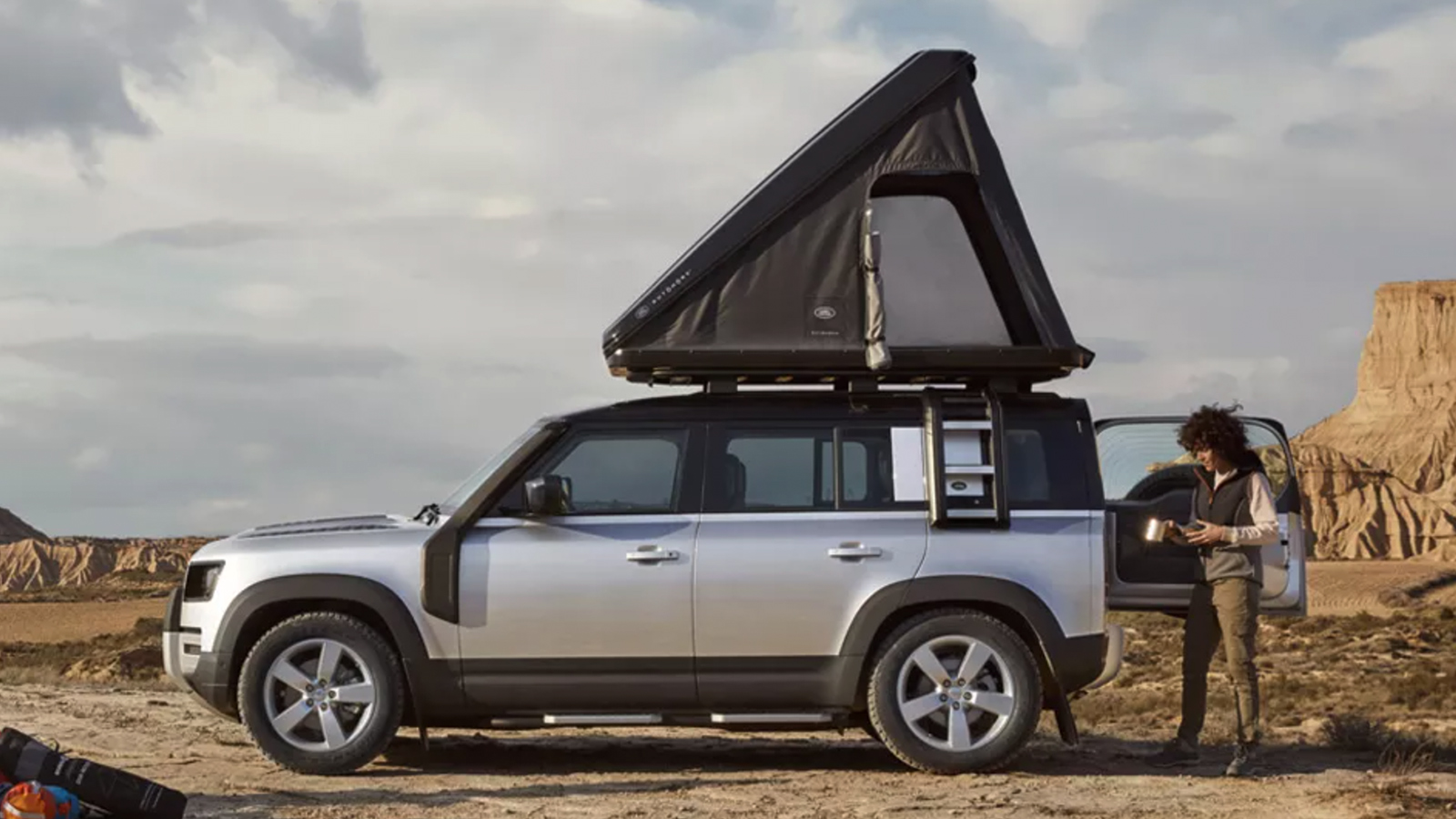 Autohome x Land Rover Hard Shell Roof Tent