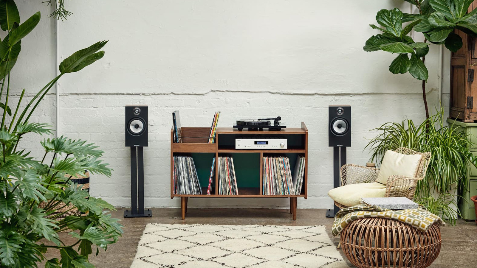[2] Bowers & Wilkins 600 Series Anniversary Edition