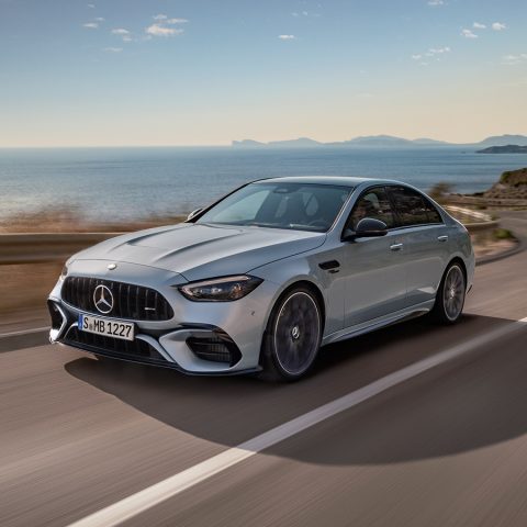 4기통 엔진을 얹은 2024 메르세데스-AMG C63 S E-퍼포먼스