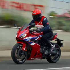 도로 위 알차의 시대를 열다, 혼다 CBR (+영상)