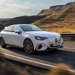 762km 가는 벤츠 C클래스의 첫 번째 전기차